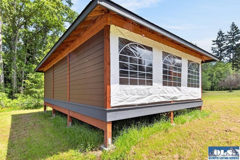 Creekside Property with Multiple Utilities &amp; Improvements. Rare - photo 42