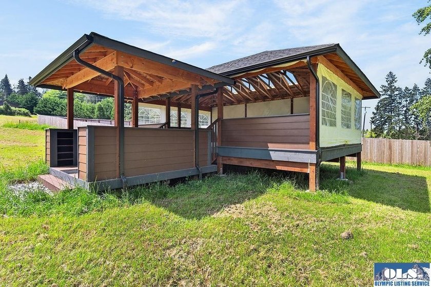 Creekside Property with Multiple Utilities &amp; Improvements. Rare - photo 44