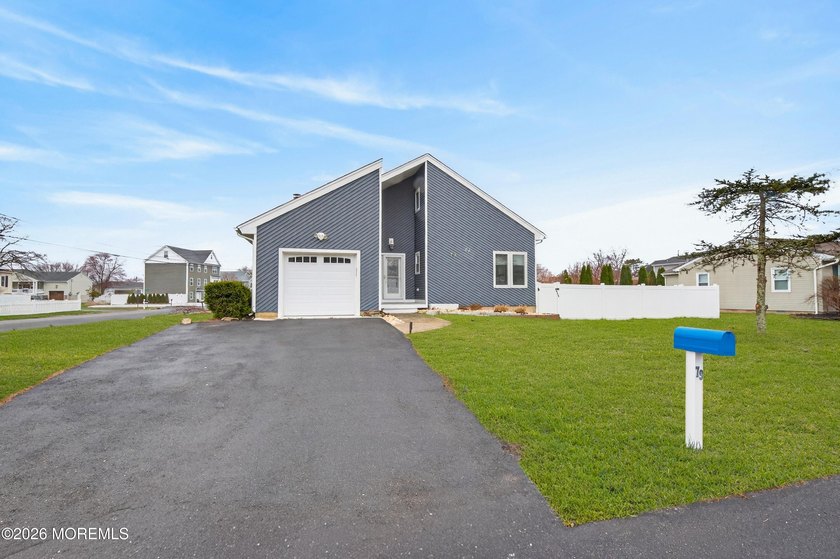 WELCOME TO THIS STUNNING CONTENPORARY HOME LOCATED IN THE HIGHLY - photo 5