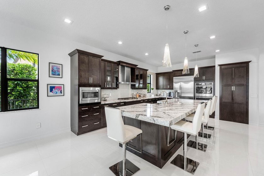 Why wait to build? This stunning 2019 estate home in highly - photo 13