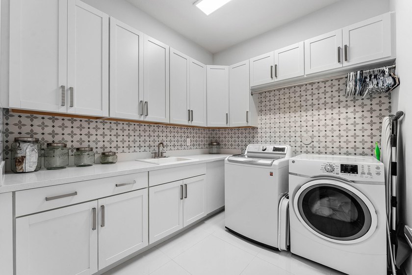 Why wait to build? This stunning 2019 estate home in highly - photo 31