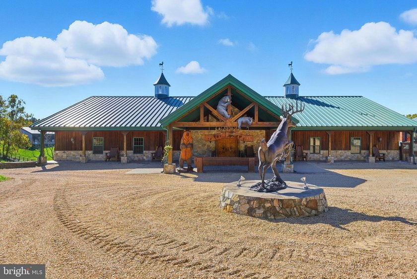 Charlottesville Area Lodge - Guesthouse - Barndominium Winery - photo 11