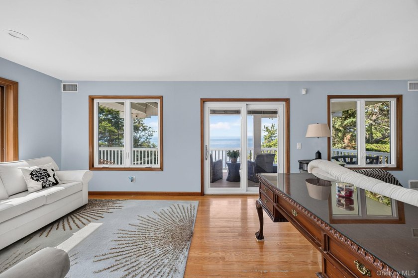 Panoramic views of the Long Island Sound, breathtaking sunsets - photo 14
