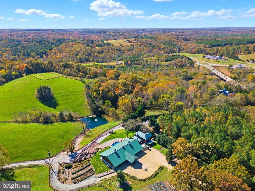 Charlottesville Area Lodge - Guesthouse - Barndominium Winery - photo 15