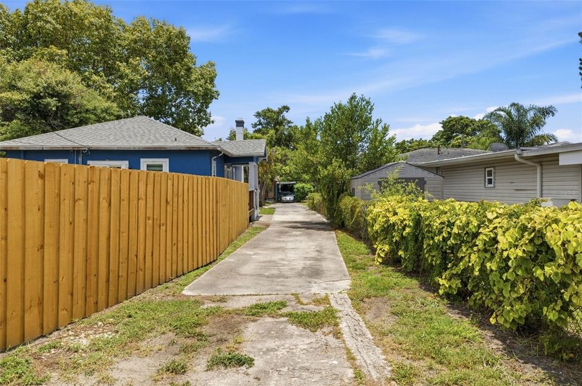 $3,000 in brand-new landscaping just completed! Text agent for - photo 31