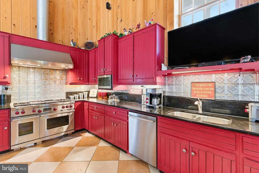 Charlottesville Area Lodge - Guesthouse - Barndominium Winery - photo 42