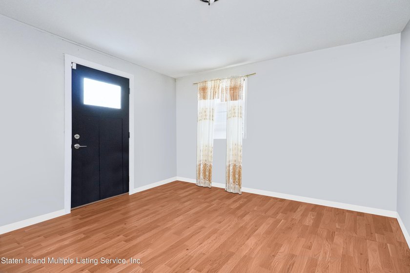 Welcome to 48 White Plains Ave - Check out this great, spacious - photo 3