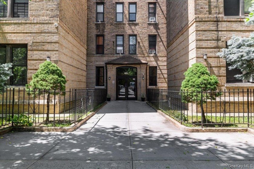 Welcome to this bright and spacious 1-bedroom co-op located on - photo 2