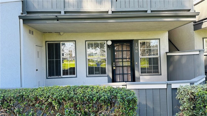 Ground-floor condo located in a desirable, gated 55+ community - photo 2