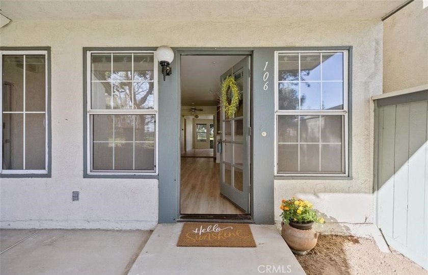 Ground-floor condo located in a desirable, gated 55+ community - photo 3