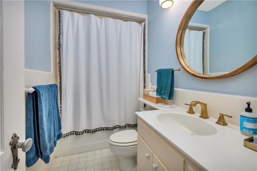 2nd home from the Ocean!!!A Charming Sea Island Cottage is - photo 26