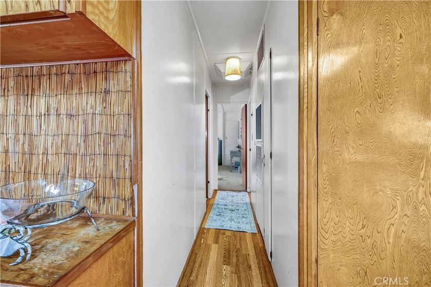 * *MOVE IN READY CORNER LOT WITH TIKI ROOM AND LARGE YARD.* - photo 27
