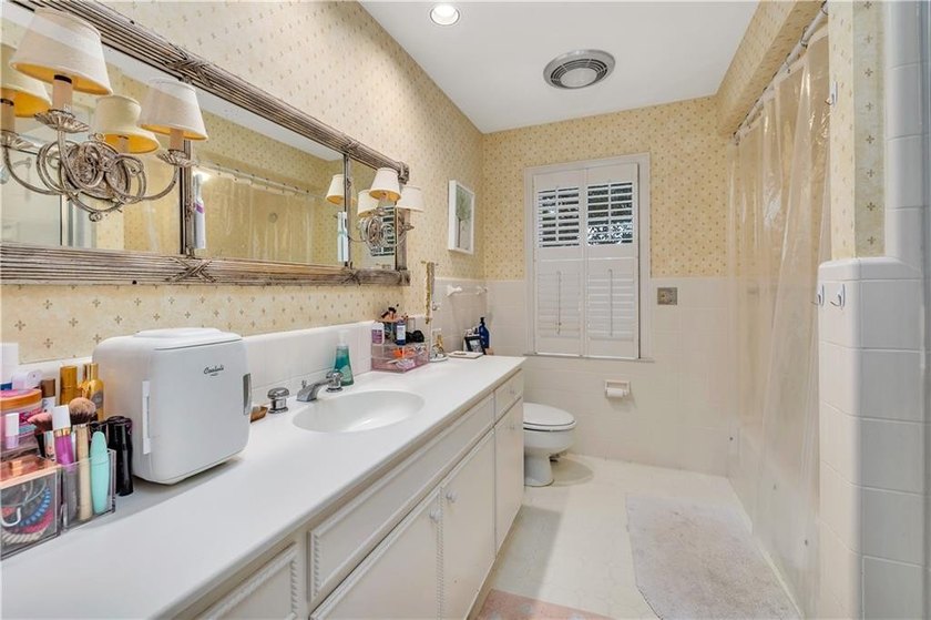 2nd home from the Ocean!!!A Charming Sea Island Cottage is - photo 33
