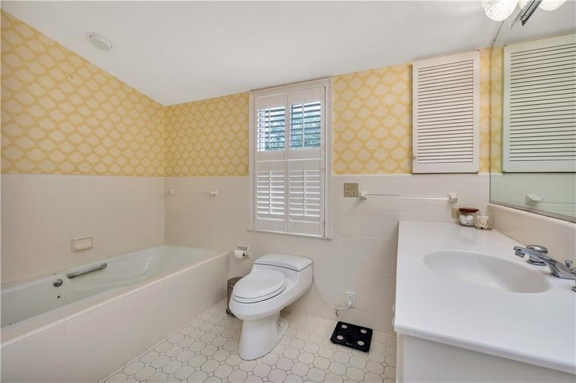 2nd home from the Ocean!!!A Charming Sea Island Cottage is - photo 40