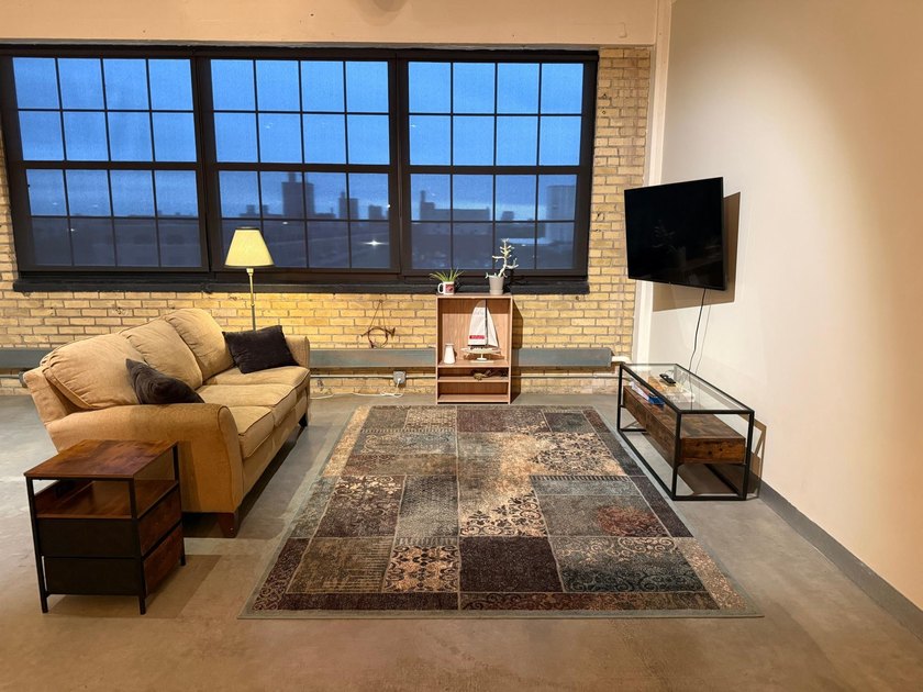 Historic CW Lofts in NE Minneapolis, 4th-floor gem unveils a - photo 8