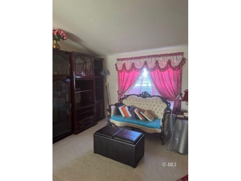 Elegant 4 bedroom 2.5 bath home in California Pines subdivision - photo 10
