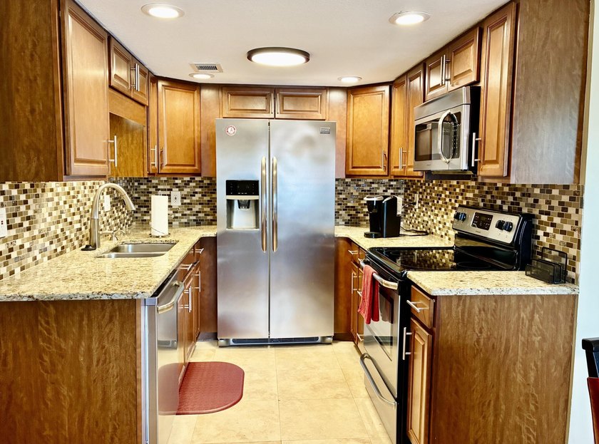 Beautifully remodeled 2-bedroom, 1 bath condo in sought after - photo 2