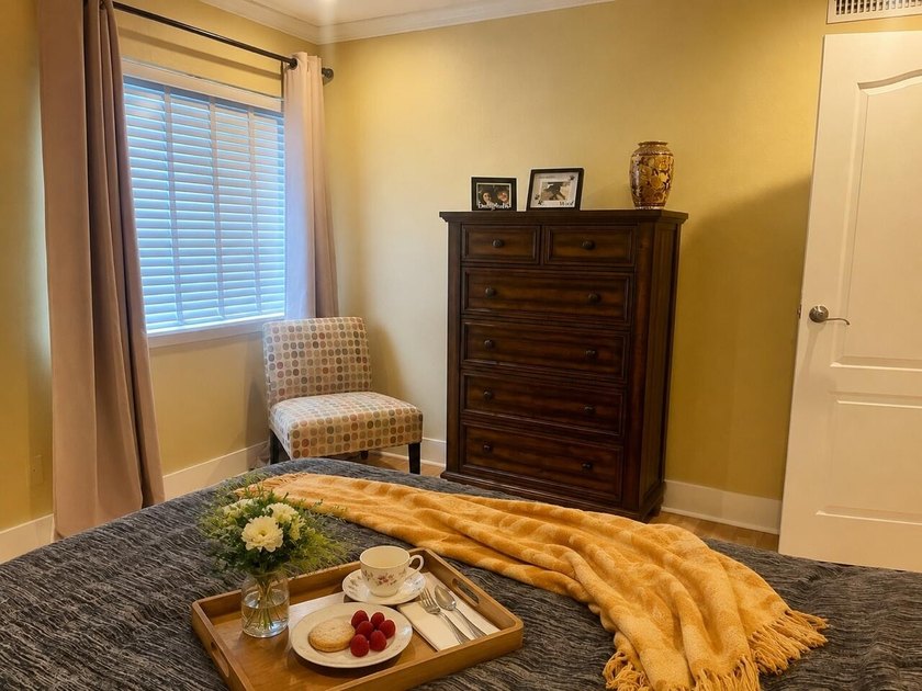 Beautifully remodeled 2-bedroom, 1 bath condo in sought after - photo 8