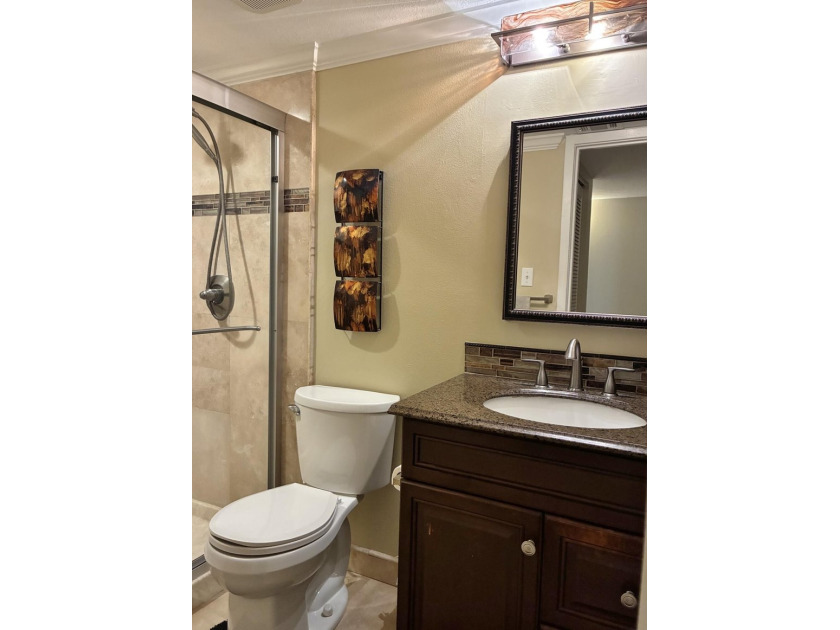 Beautifully remodeled 2-bedroom, 1 bath condo in sought after - photo 10