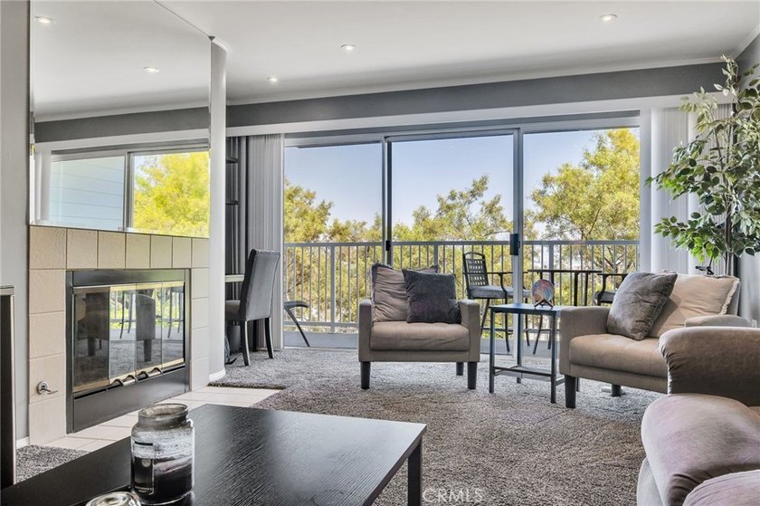 Welcome to this beautifully fully furnished, move-in-ready - photo 10