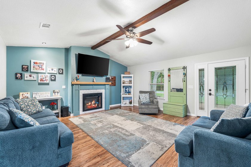 Beautifully renovated home tucked away on a quiet cul-de-sac in - photo 3