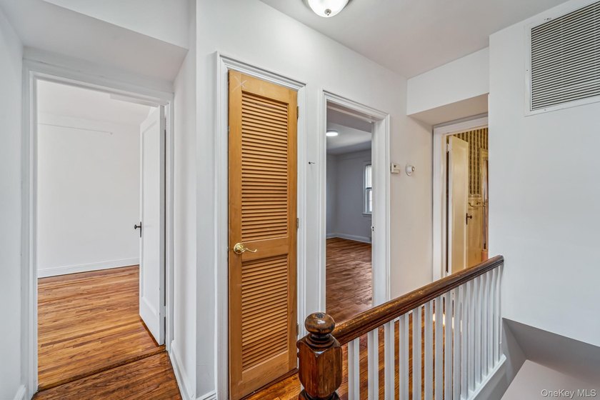 Welcome to this perfectly located home in the heart of Bayside - photo 14