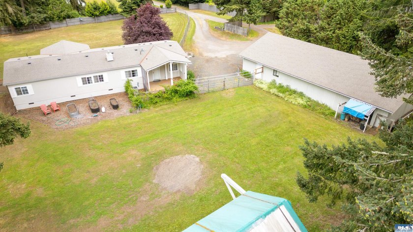 Welcome home to this beautifully maintained 3-bedroom, 2-bath - photo 50