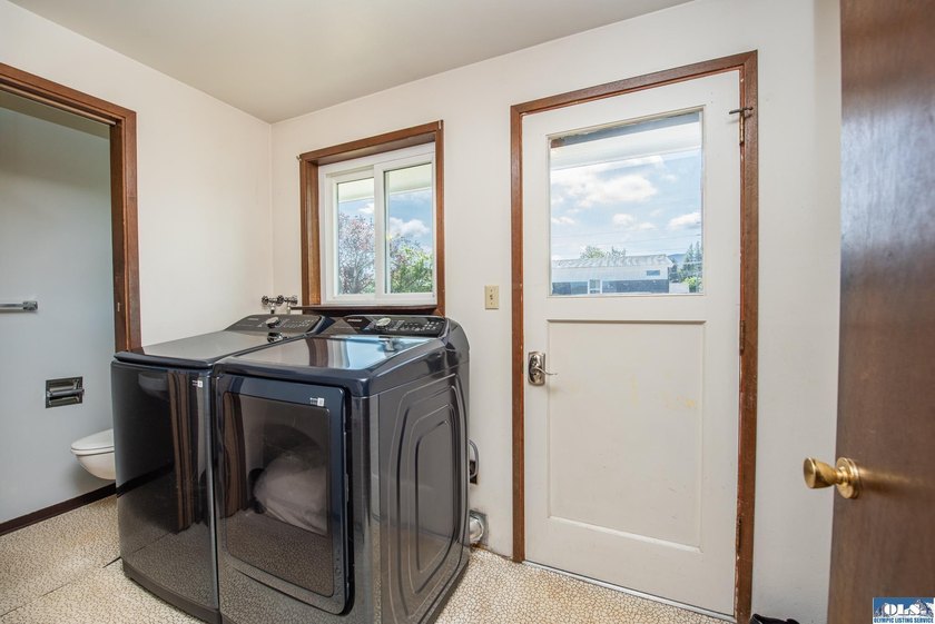 Beautiful four bedroom, 1896 sq. ft. home for sale in Sequim! - photo 34