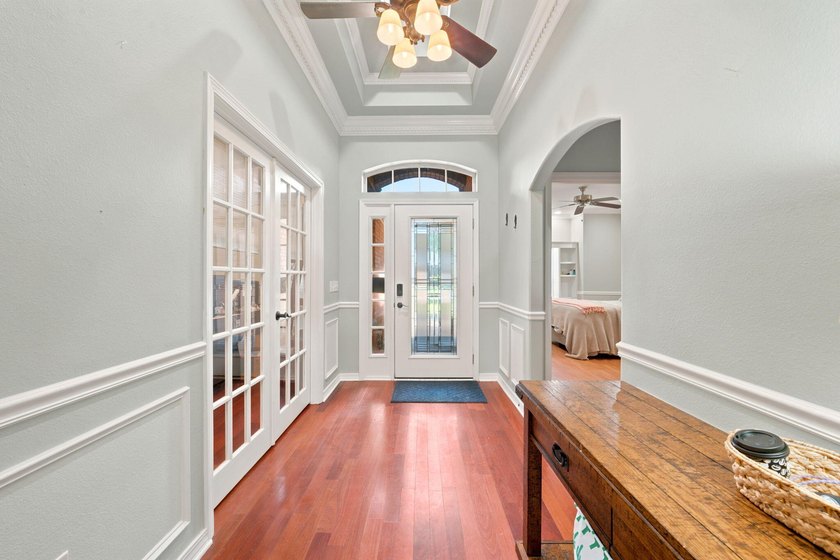 Welcome to your own private Gulf Breeze retreat, where timeless - photo 5