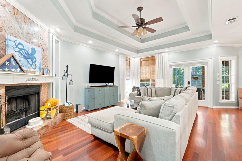 Welcome to your own private Gulf Breeze retreat, where timeless - photo 6