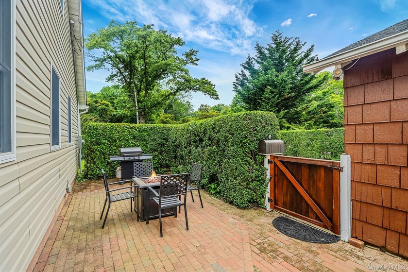 Welcome Home to your own hidden Bellport gem South of Montauk - photo 9