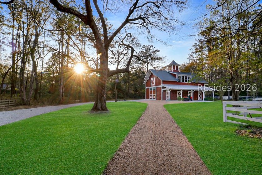 Arguably one of the most coveted estates in Rose Dhu Creek - photo 4