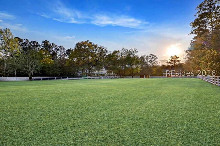 Arguably one of the most coveted estates in Rose Dhu Creek - photo 5