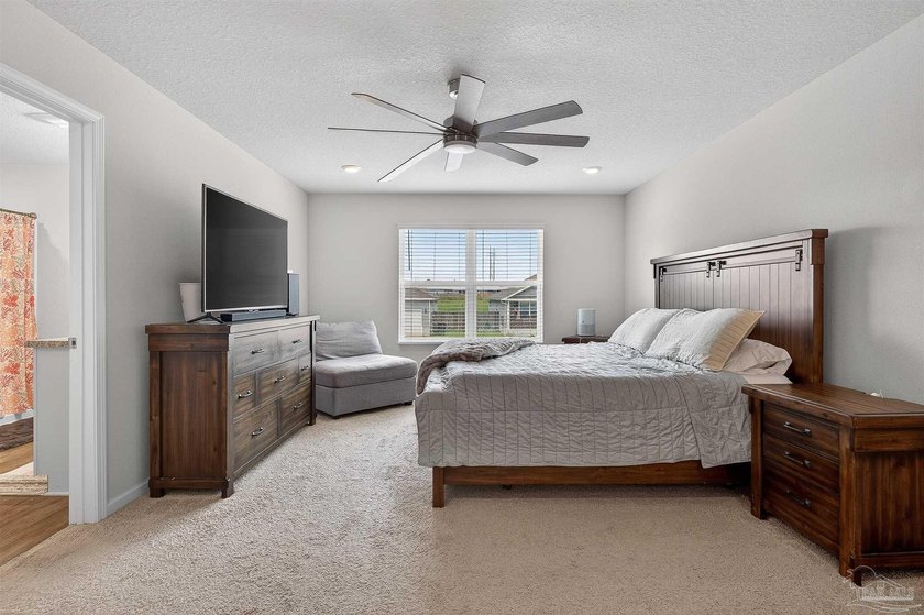 Welcome to Bridleswood! This stunning two-story Hayden floor - photo 50