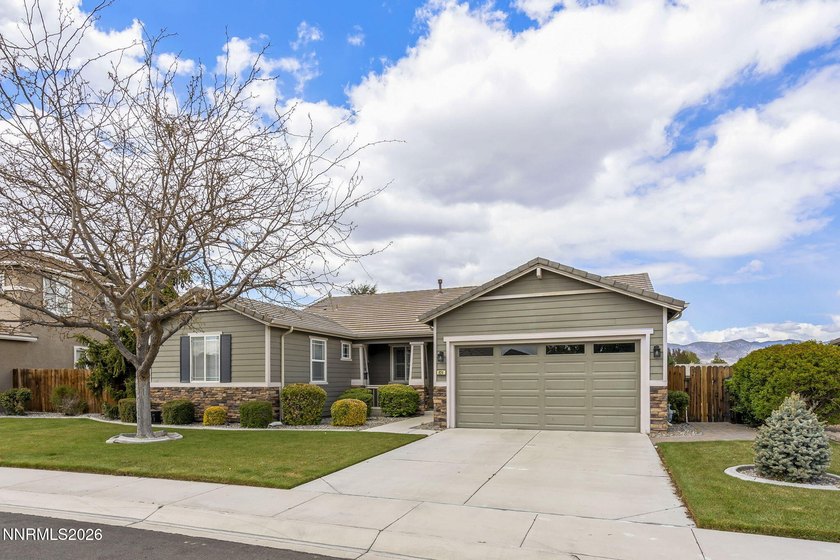 Welcome to 824 Ballybunion Drive! Perfectly positioned along the - photo 3