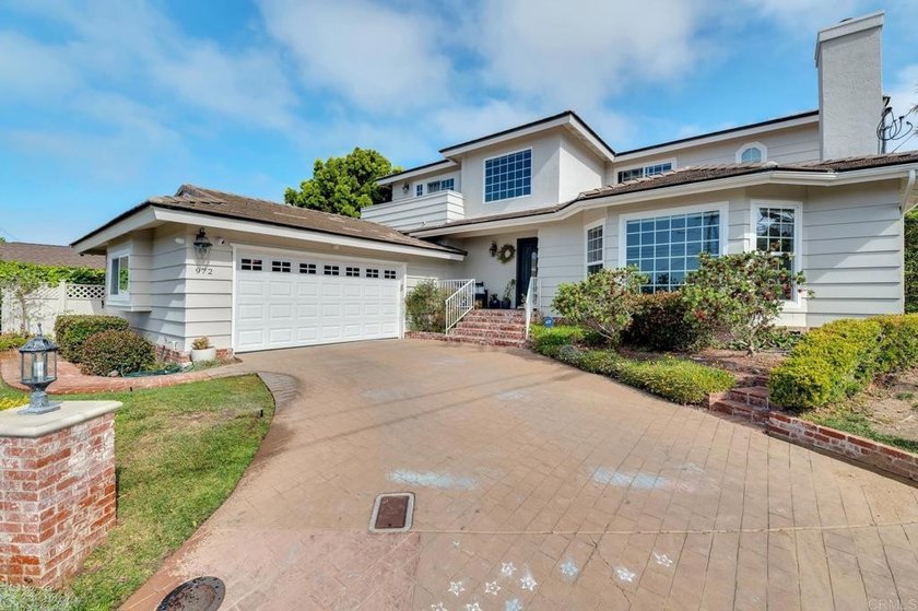 972 Skylark Dr - photo 2