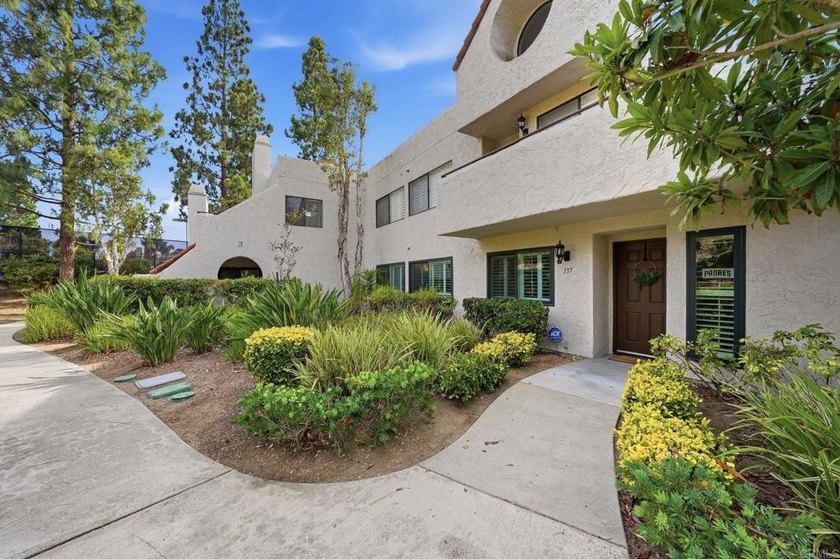 Welcome to this beautifully maintained (FHA and VA Approved) - photo 3