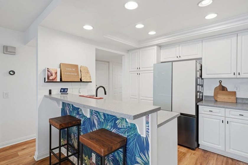 Welcome to this beautifully maintained (FHA and VA Approved) - photo 8
