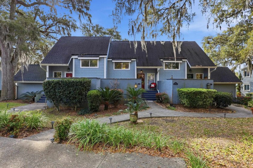 117 Finch Dr. #272 offers a rare opportunity to enjoy the - photo 2