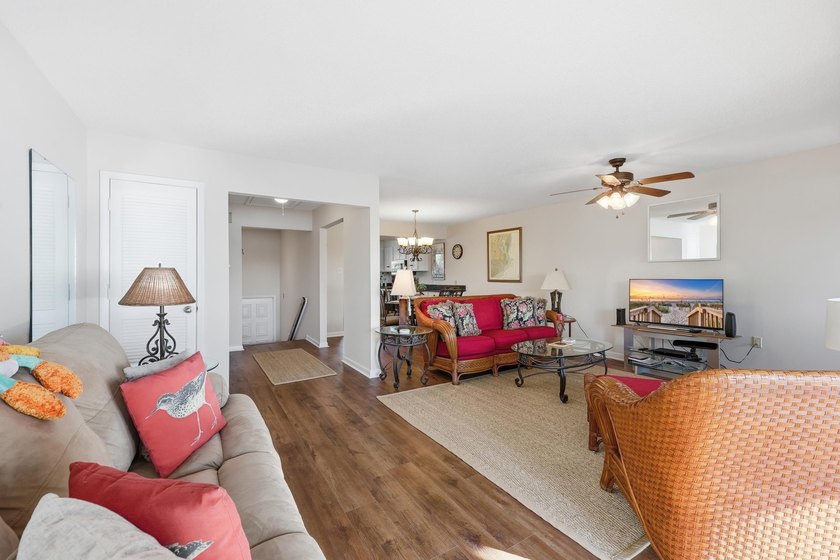 117 Finch Dr. #272 offers a rare opportunity to enjoy the - photo 6