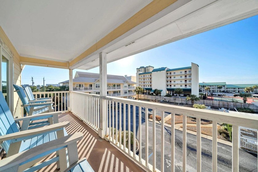 Luxury updates, deeded beach access and superb Destin Florida - photo 4