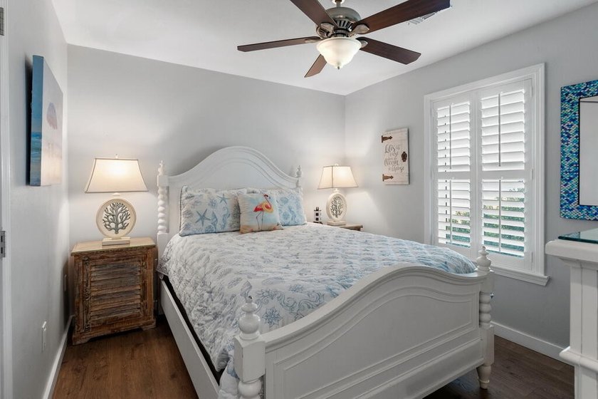 Luxury updates, deeded beach access and superb Destin Florida - photo 10