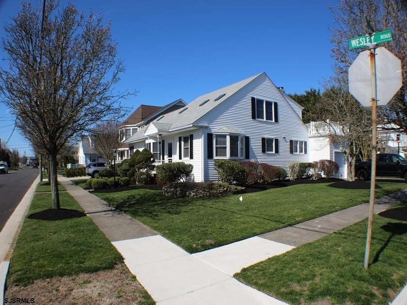 Elite Gardens Retreat Experience coastal elegance at 814 Wesley - photo 2
