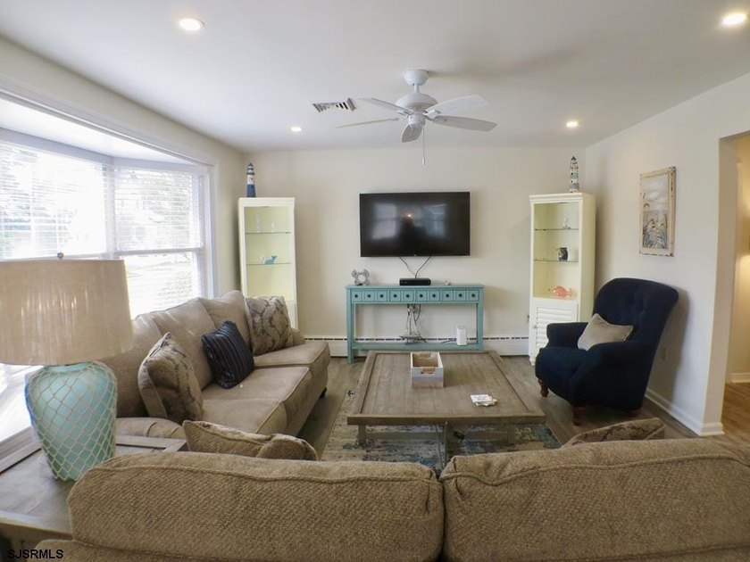 Elite Gardens Retreat Experience coastal elegance at 814 Wesley - photo 6