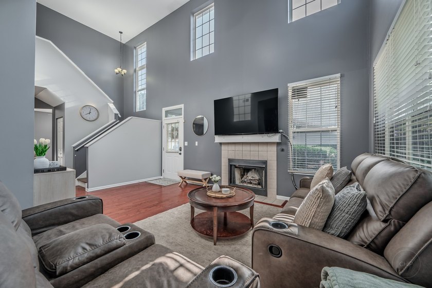 Welcome to this beautifully UPDATED END-UNIT townhome in the - photo 6