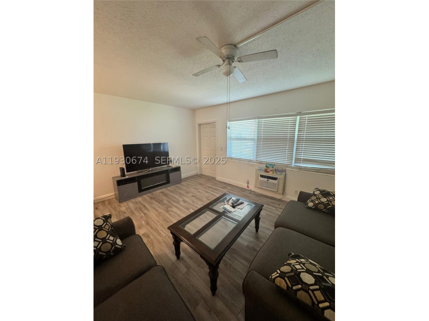 IMMACULATE 2ND FL. UNIT. TOTALLY UPGRADED INCLUDING APPLIANCES - photo 13