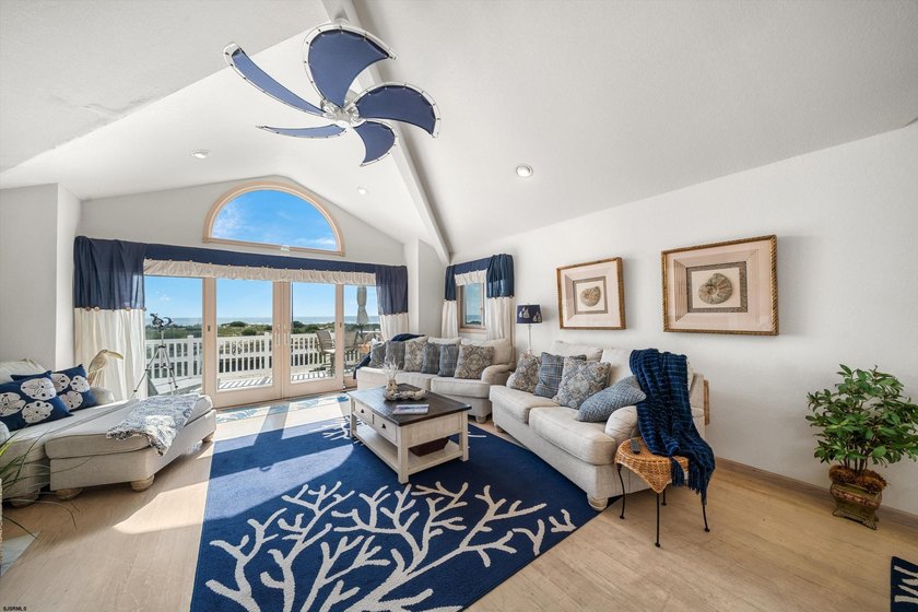 BEACH FRONT Townhouse on the Goldcoast with Panoramic Views!!! - photo 4