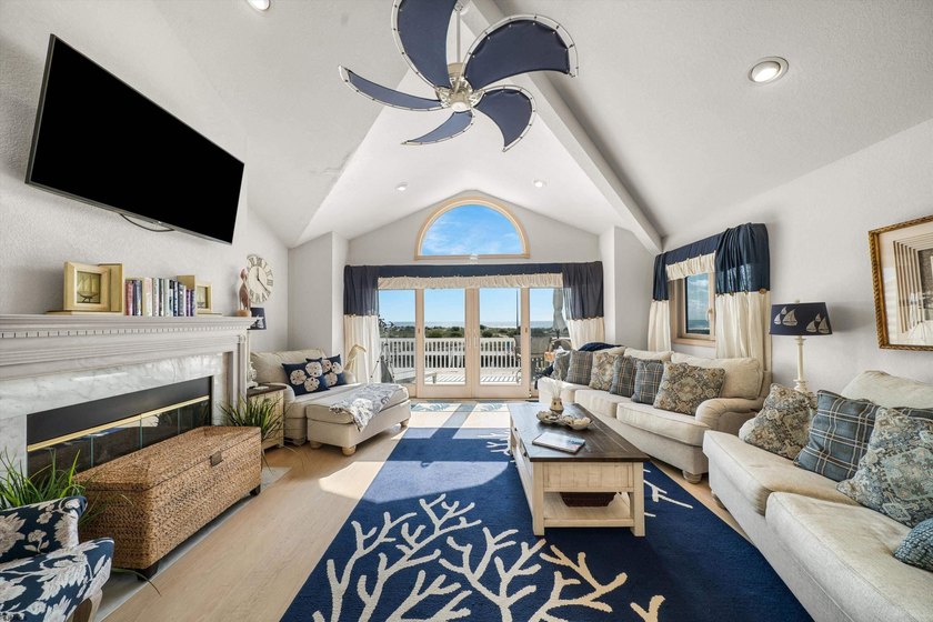 BEACH FRONT Townhouse on the Goldcoast with Panoramic Views!!! - photo 5
