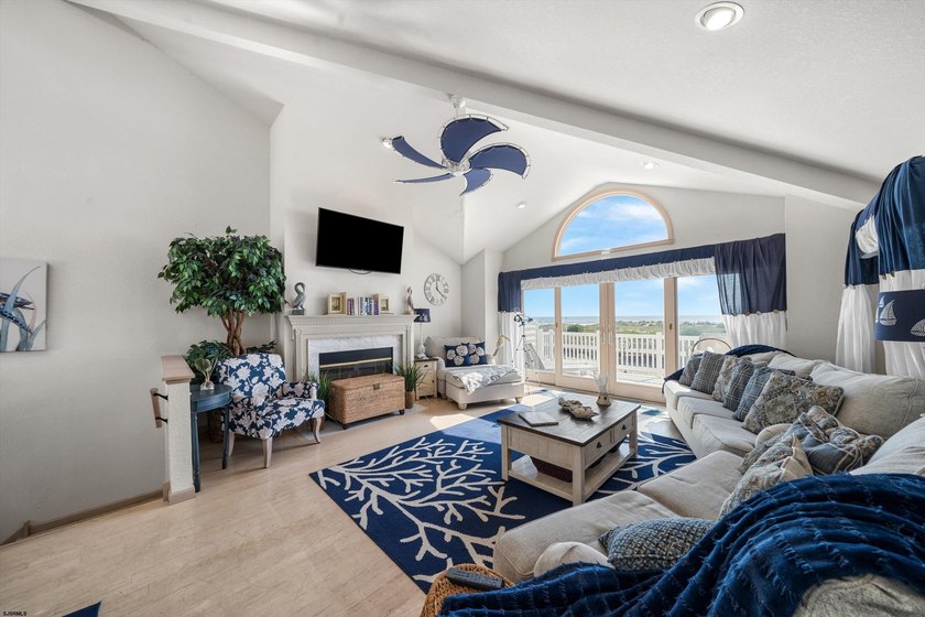BEACH FRONT Townhouse on the Goldcoast with Panoramic Views!!! - photo 6