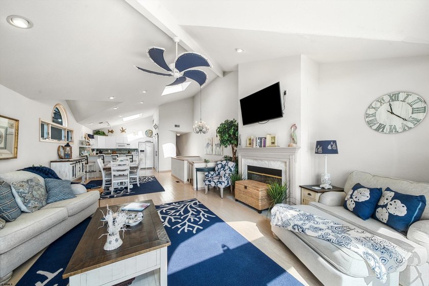 BEACH FRONT Townhouse on the Goldcoast with Panoramic Views!!! - photo 7